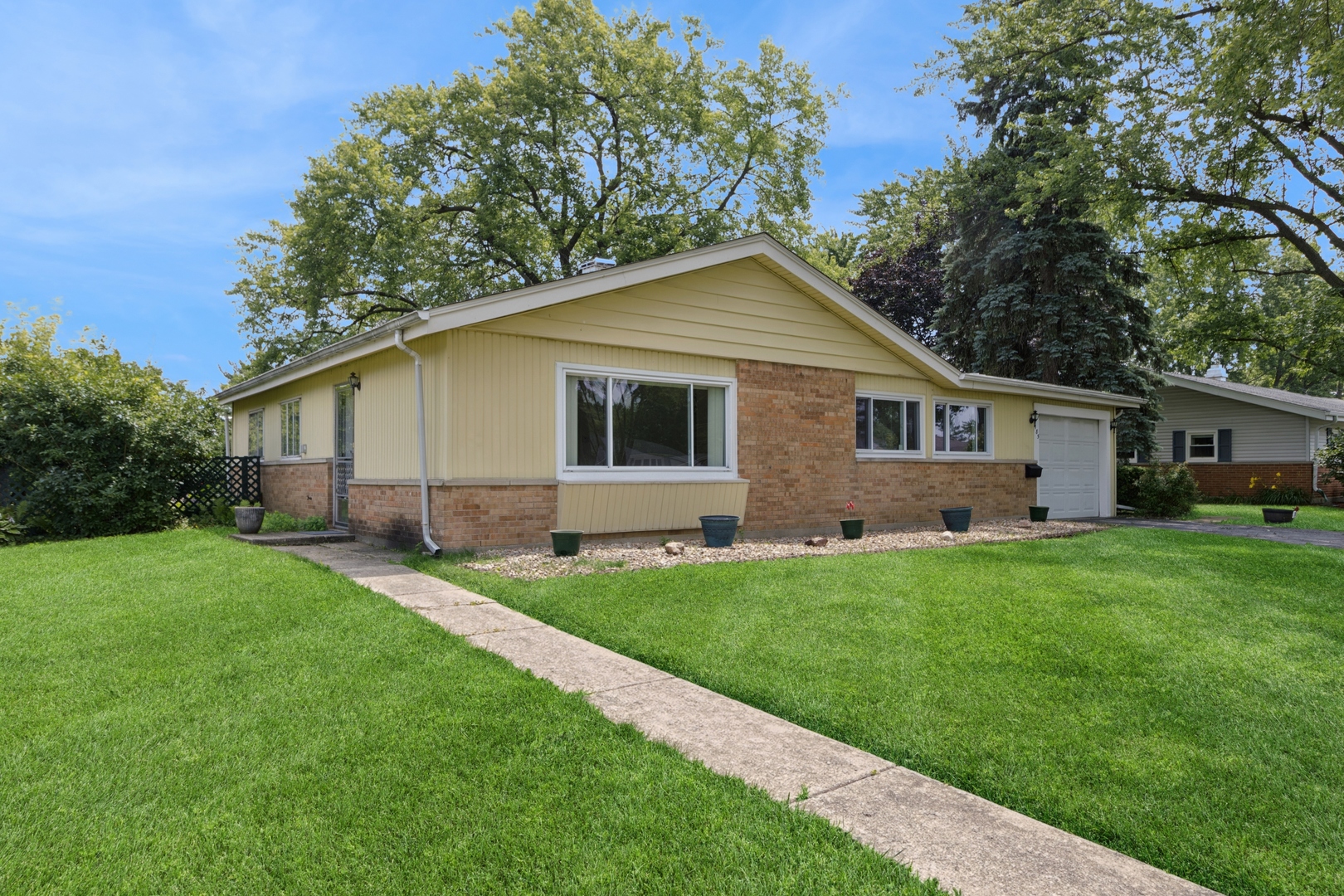 185 Princeton Street, Hoffman Estates, IL 60169