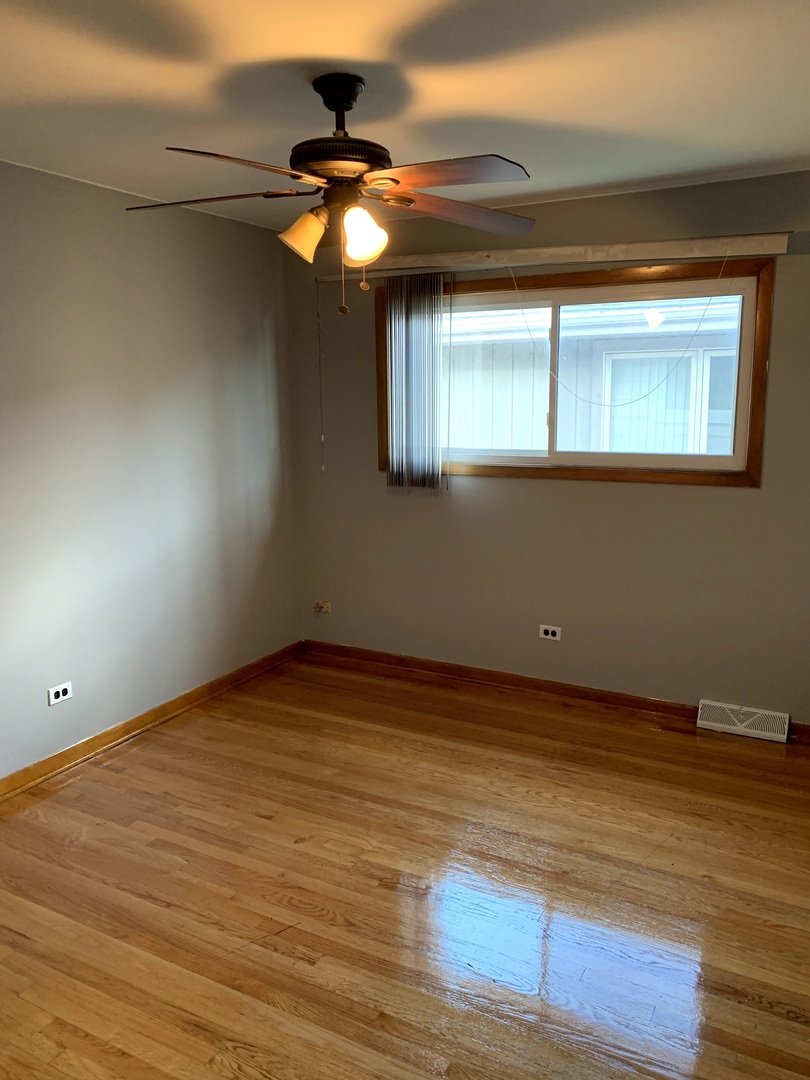 19 N Addison Road, Villa Park, IL 60181