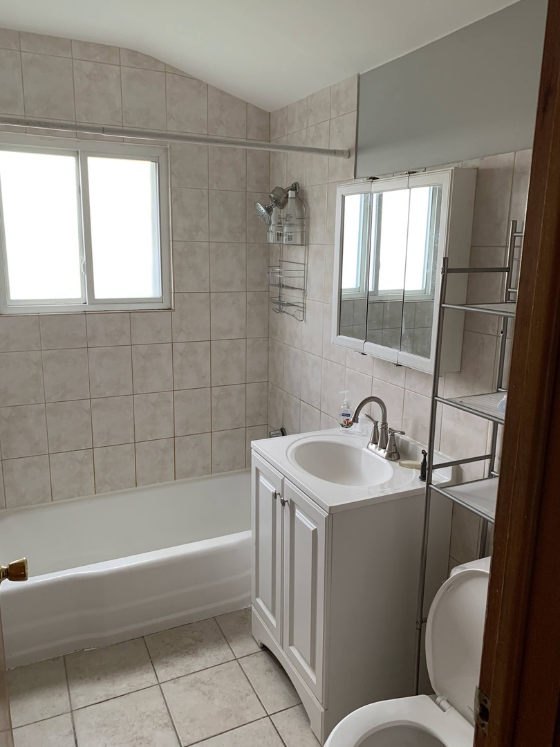 19 N Addison Road, Villa Park, IL 60181