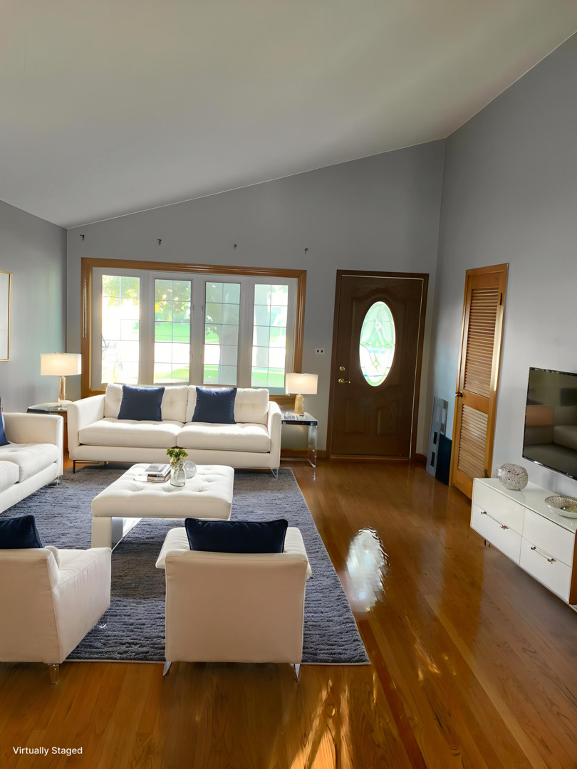 19 N Addison Road, Villa Park, IL 60181