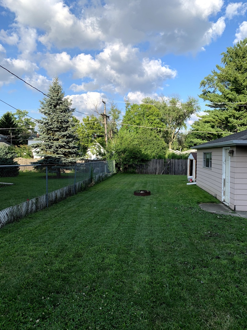 19 N Addison Road, Villa Park, IL 60181