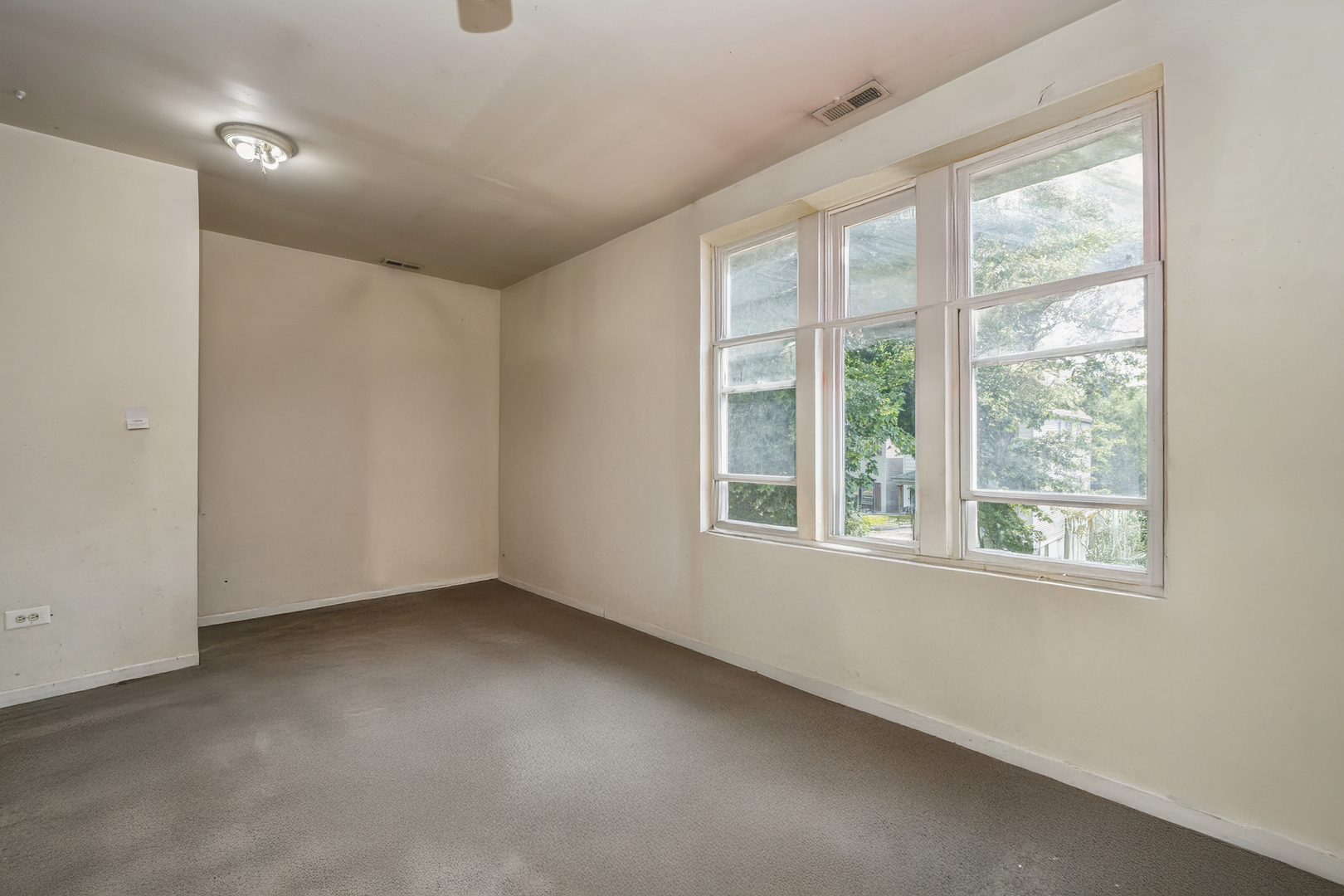 4452 S Shields Avenue, Chicago, IL 60609