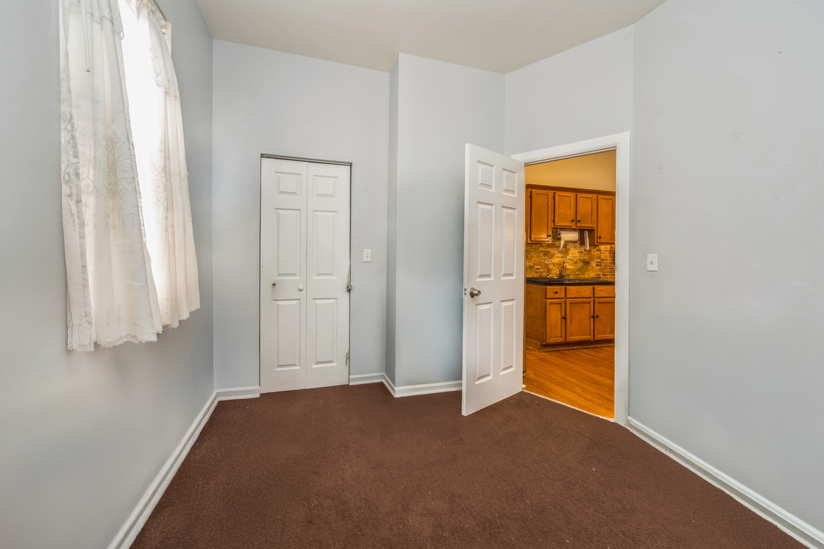 4452 S Shields Avenue, Chicago, IL 60609