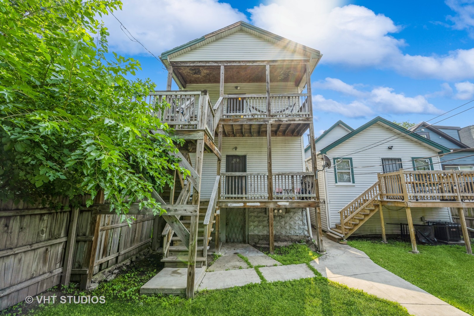 4452 S Shields Avenue, Chicago, IL 60609