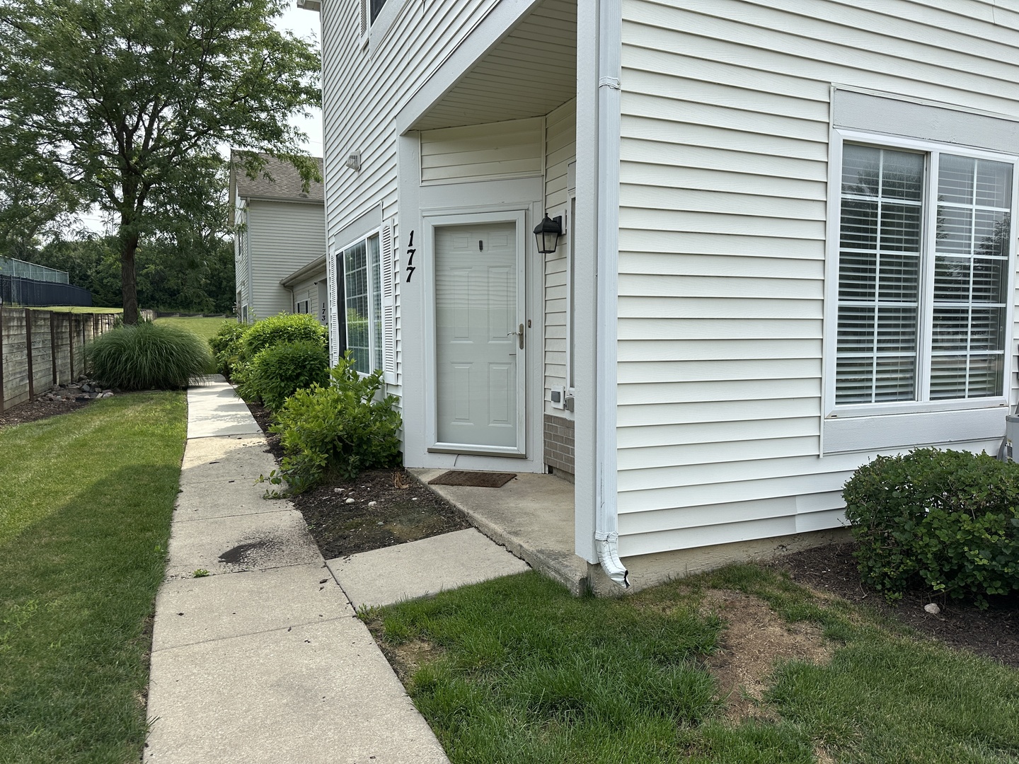 177 Braxton Lane, Aurora, IL 60504