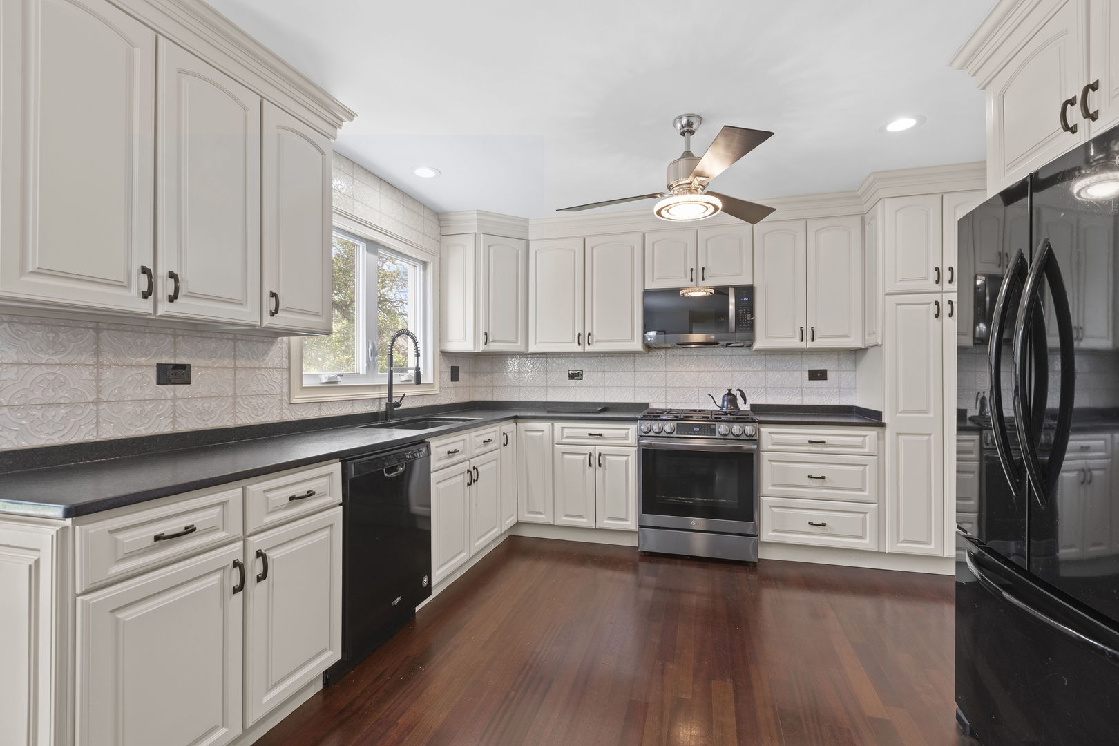 2811 35th Street, Oak Brook, IL 60523