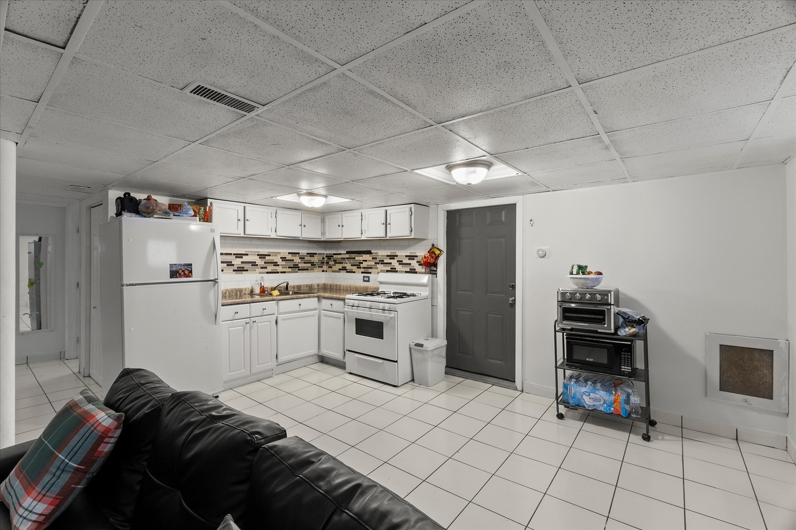 7431 N Hoyne Avenue #G, Chicago, IL 60645