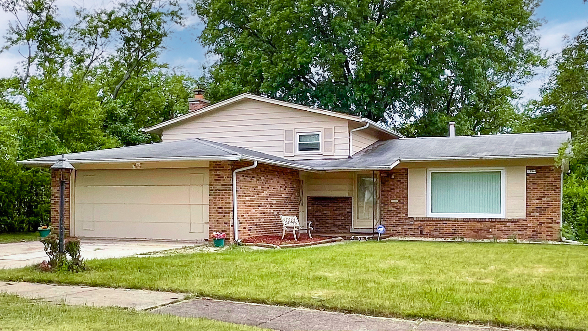 22644 Lakeshore Drive, Richton Park, IL 60471