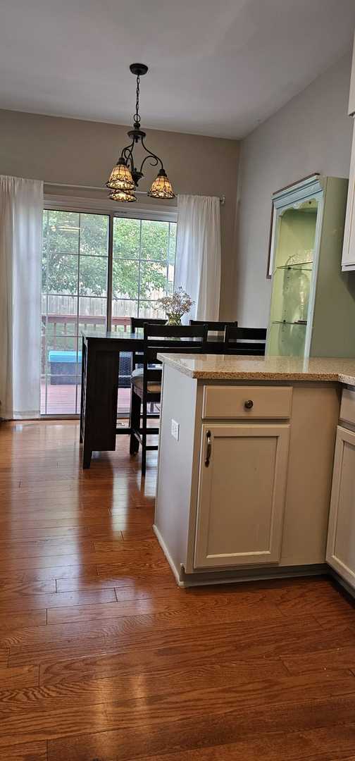112 S Barton Trail #112, Batavia, IL 60510