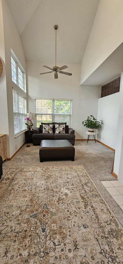 112 S Barton Trail #112, Batavia, IL 60510