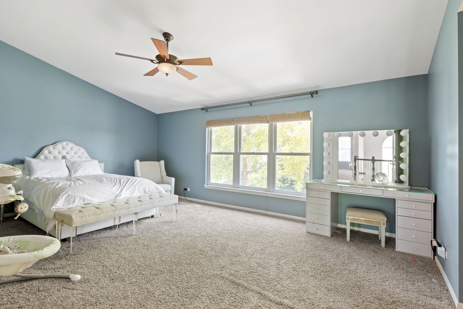 1188 Ridgewood Circle, Lake In The Hills, IL 60156