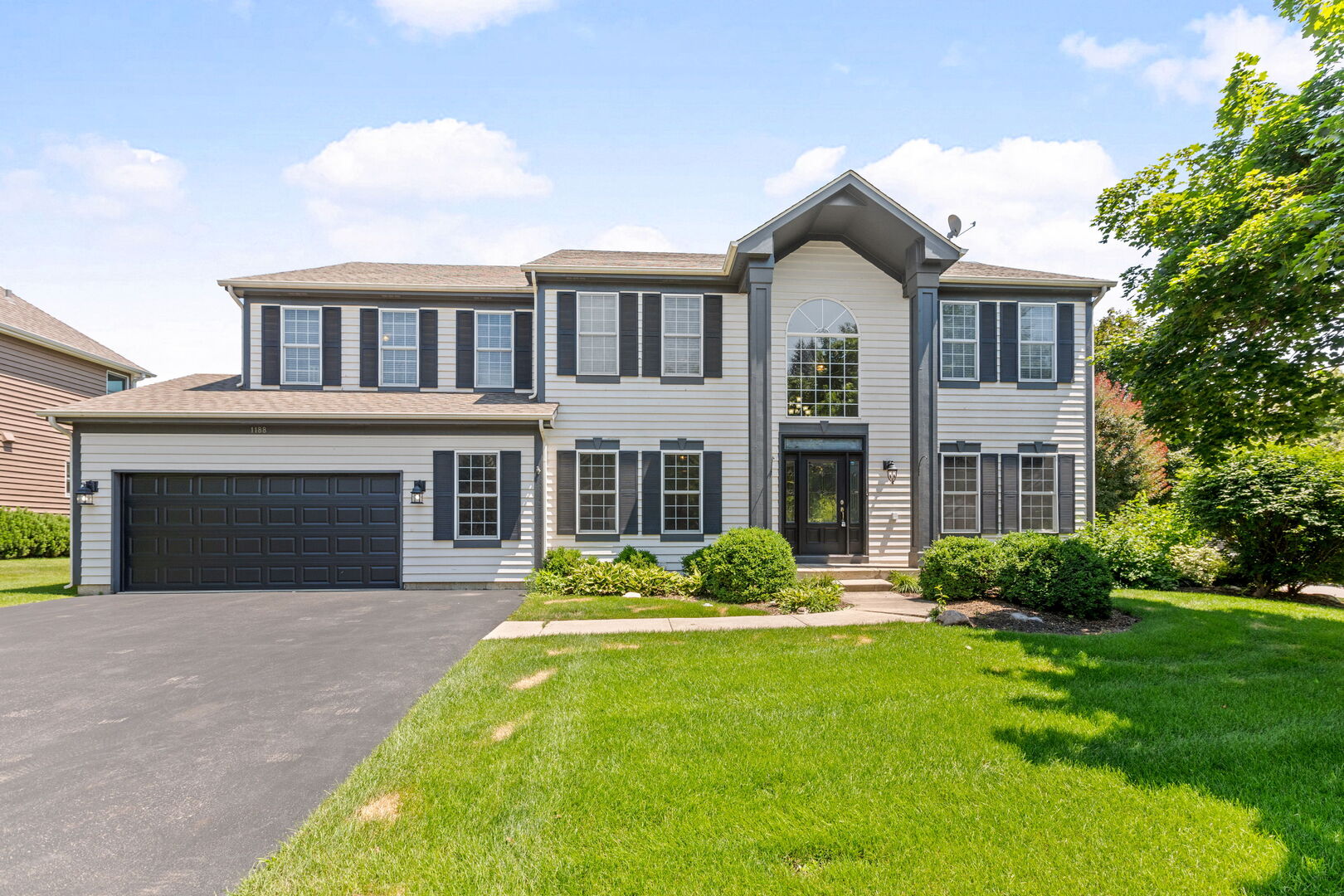 1188 Ridgewood Circle, Lake In The Hills, IL 60156