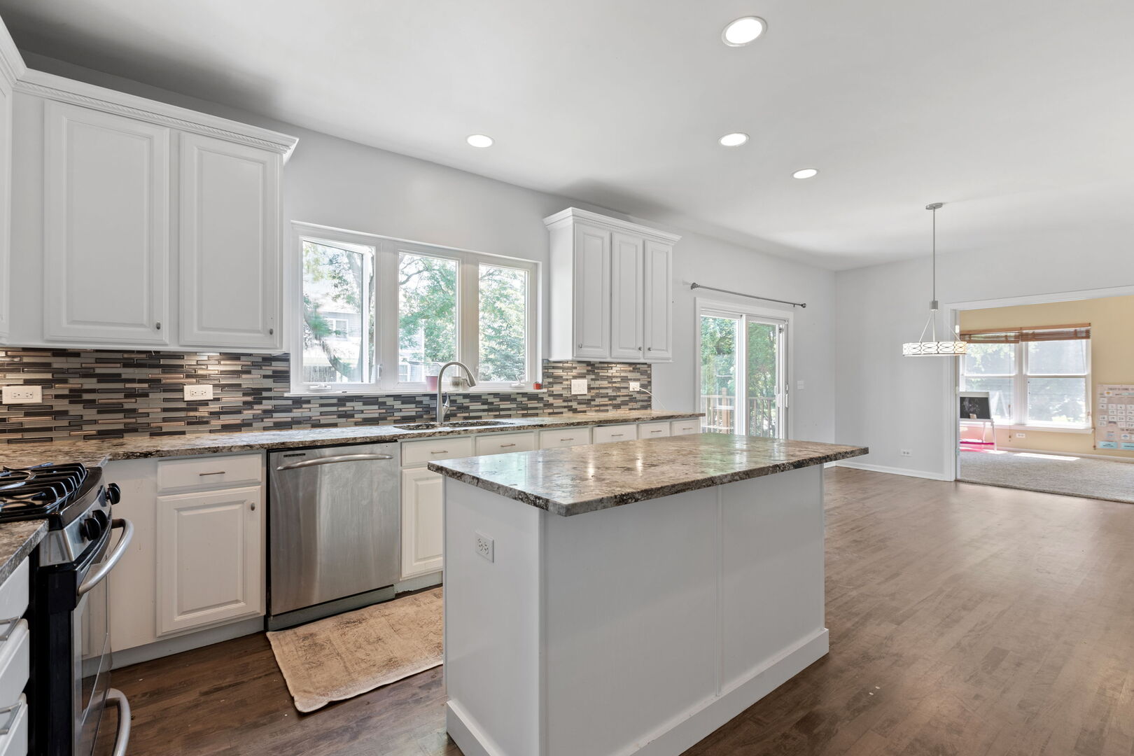 1188 Ridgewood Circle, Lake In The Hills, IL 60156