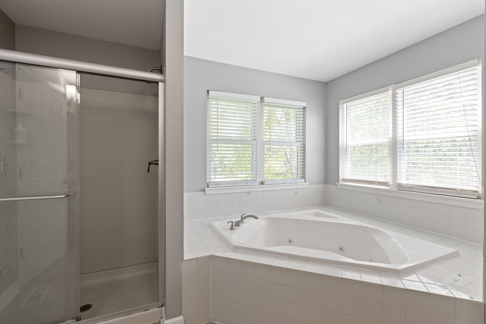 1188 Ridgewood Circle, Lake In The Hills, IL 60156