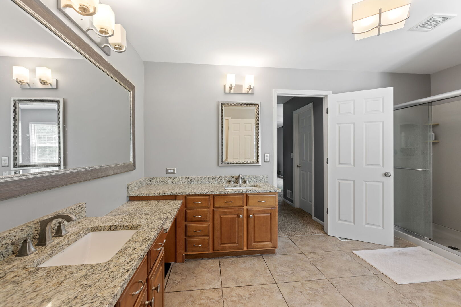 1188 Ridgewood Circle, Lake In The Hills, IL 60156
