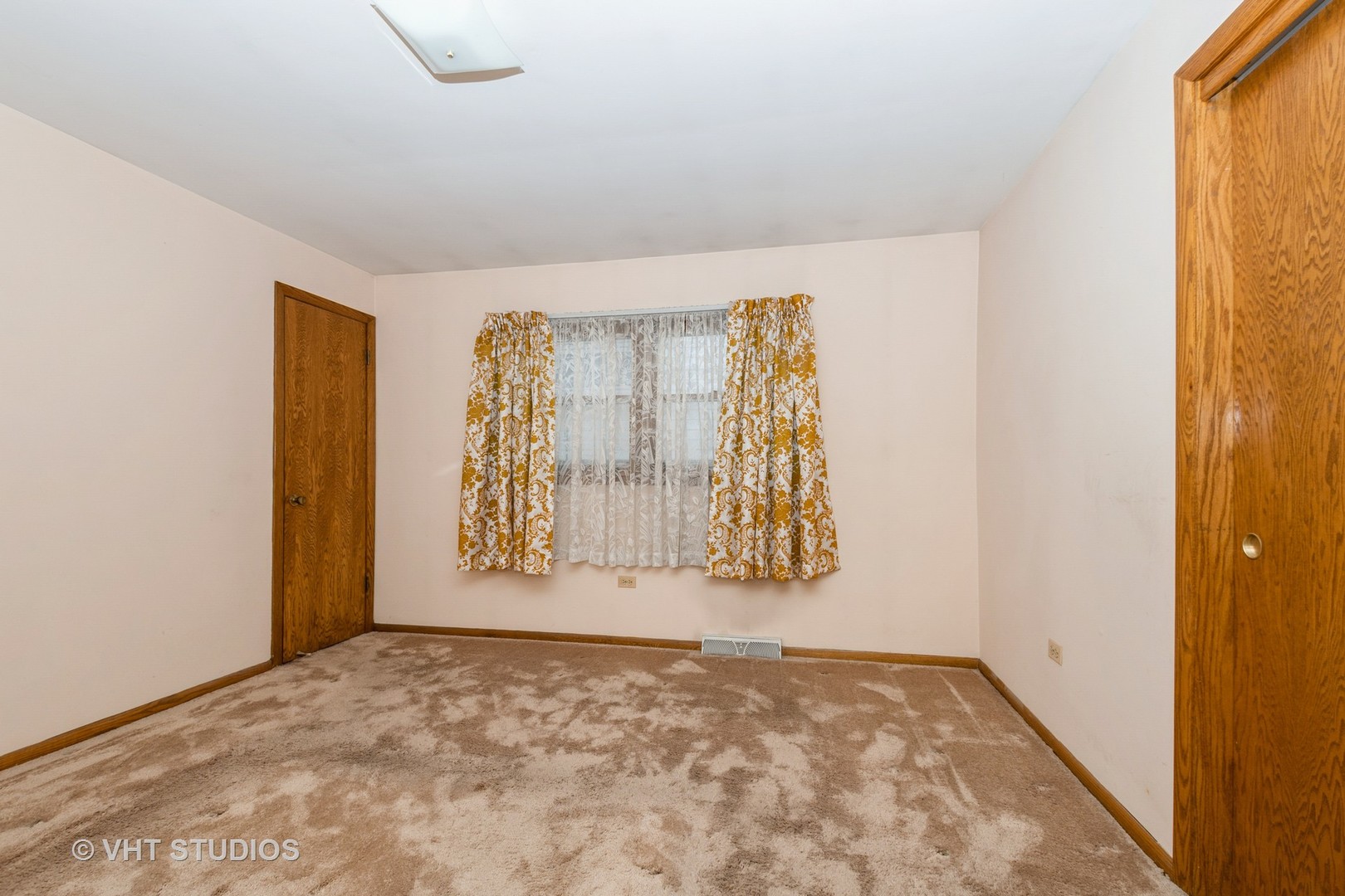 5741 S Neenah Avenue, Chicago, IL 60638