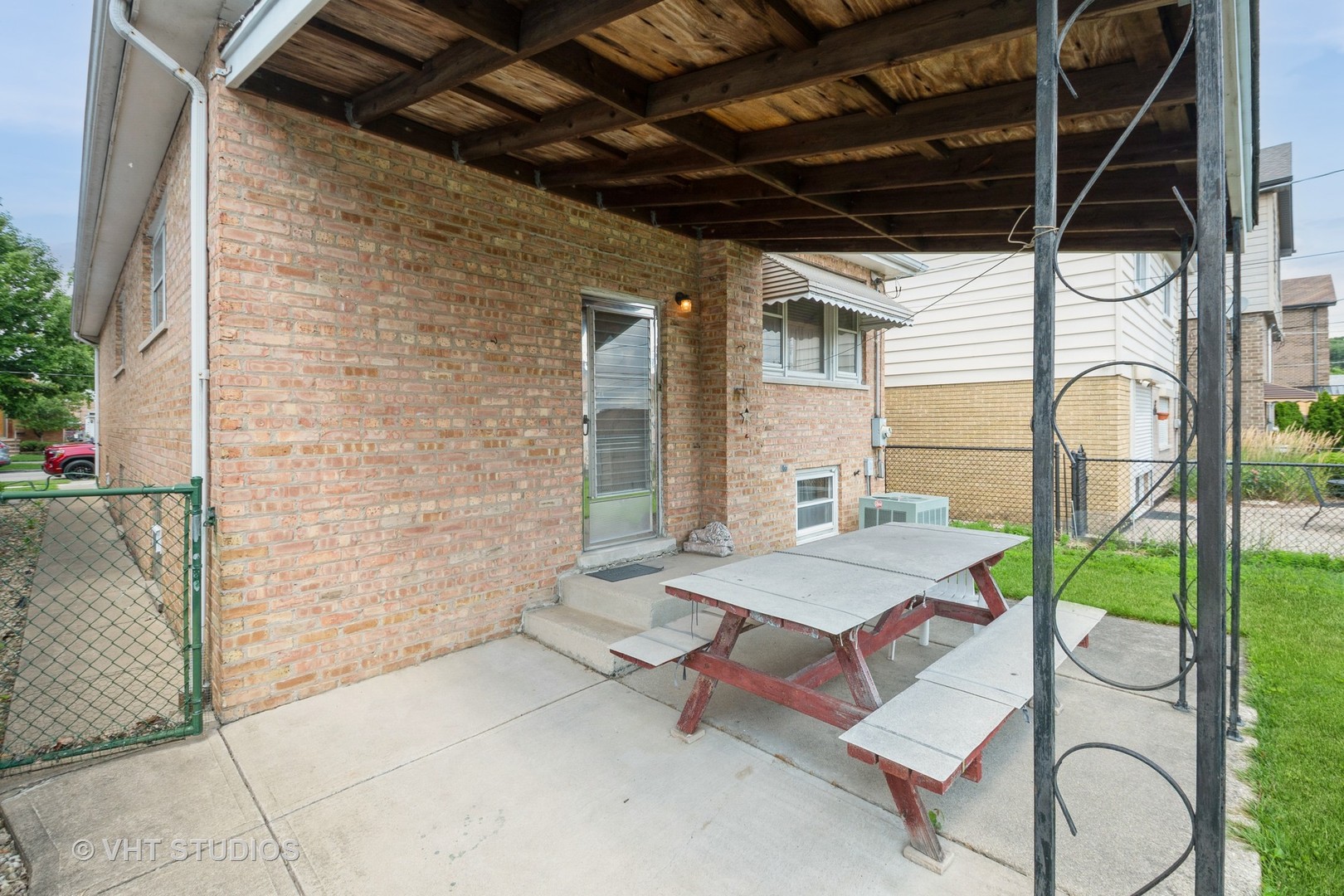 5741 S Neenah Avenue, Chicago, IL 60638