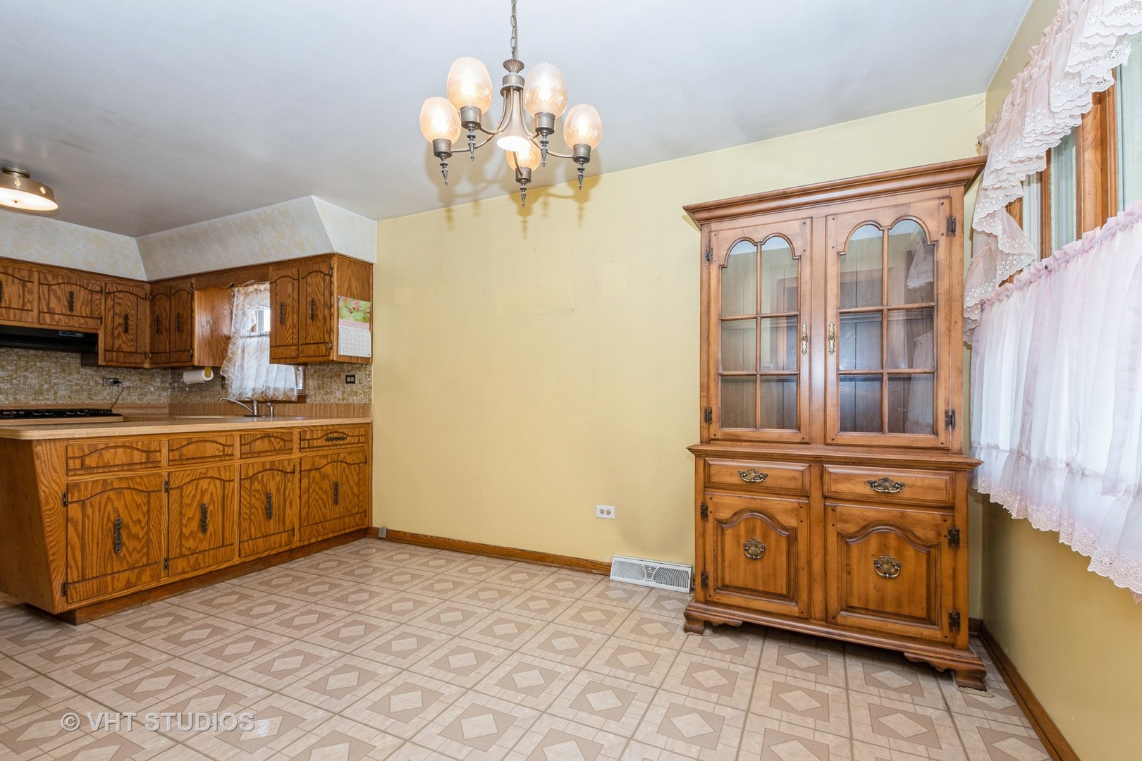 5741 S Neenah Avenue, Chicago, IL 60638