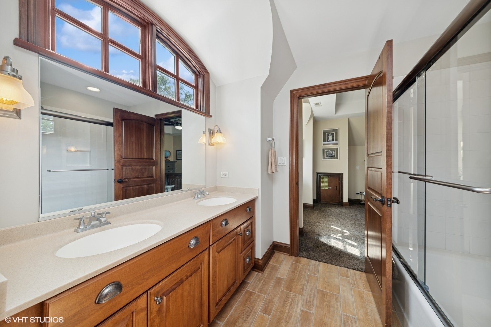 580 Oak Street, Glen Ellyn, IL 60137