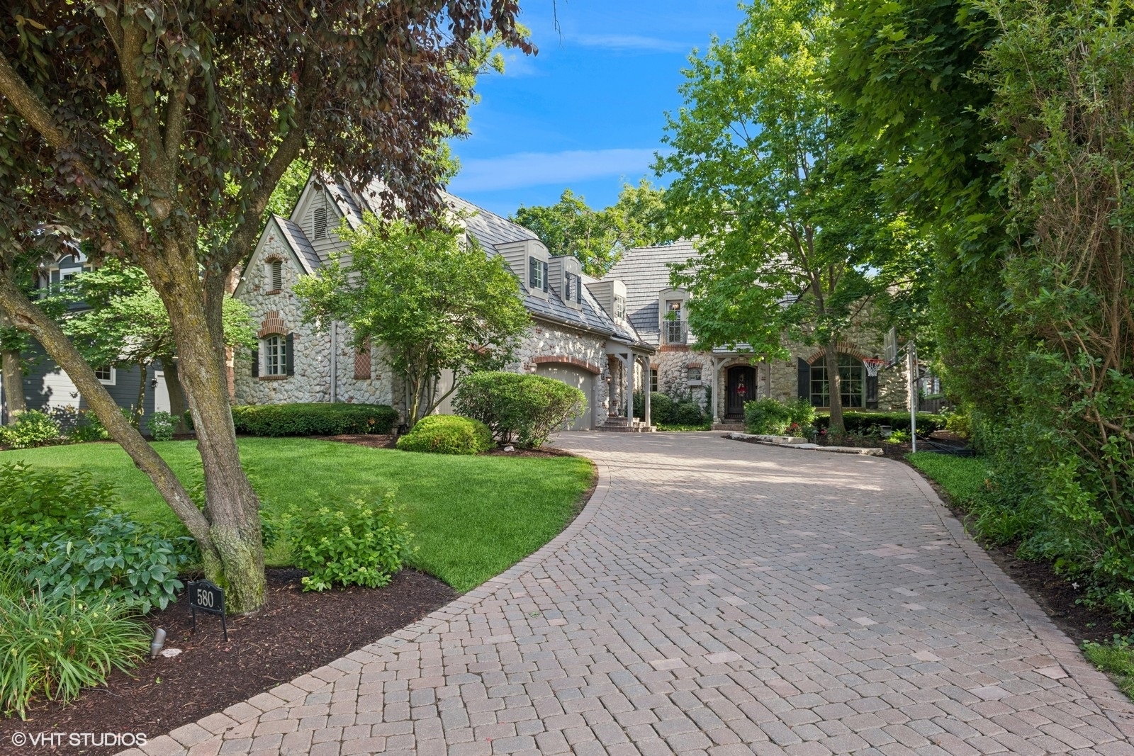 580 Oak Street, Glen Ellyn, IL 60137