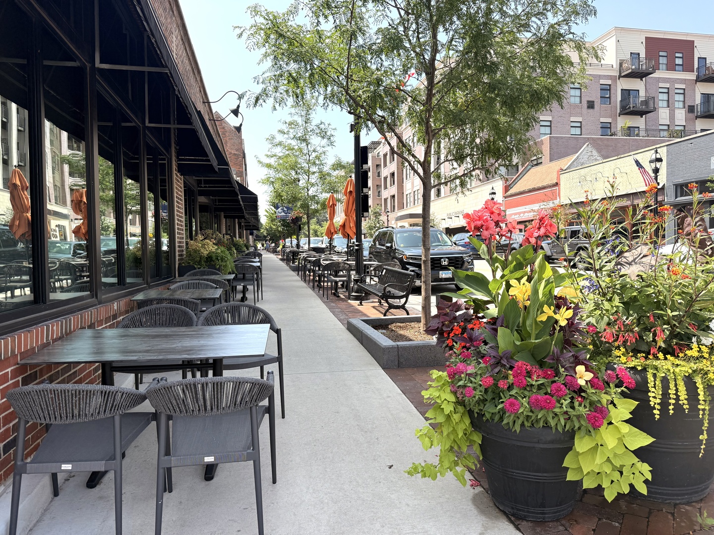 580 Oak Street, Glen Ellyn, IL 60137