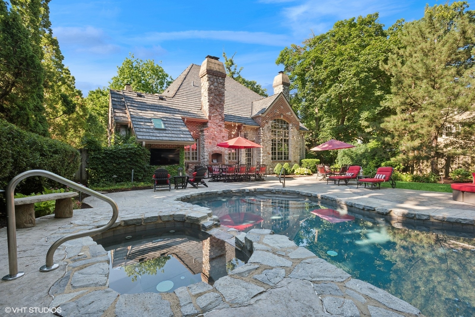 580 Oak Street, Glen Ellyn, IL 60137