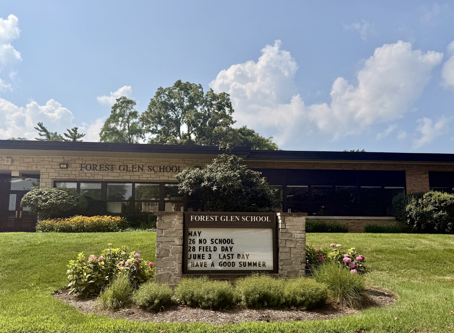 580 Oak Street, Glen Ellyn, IL 60137