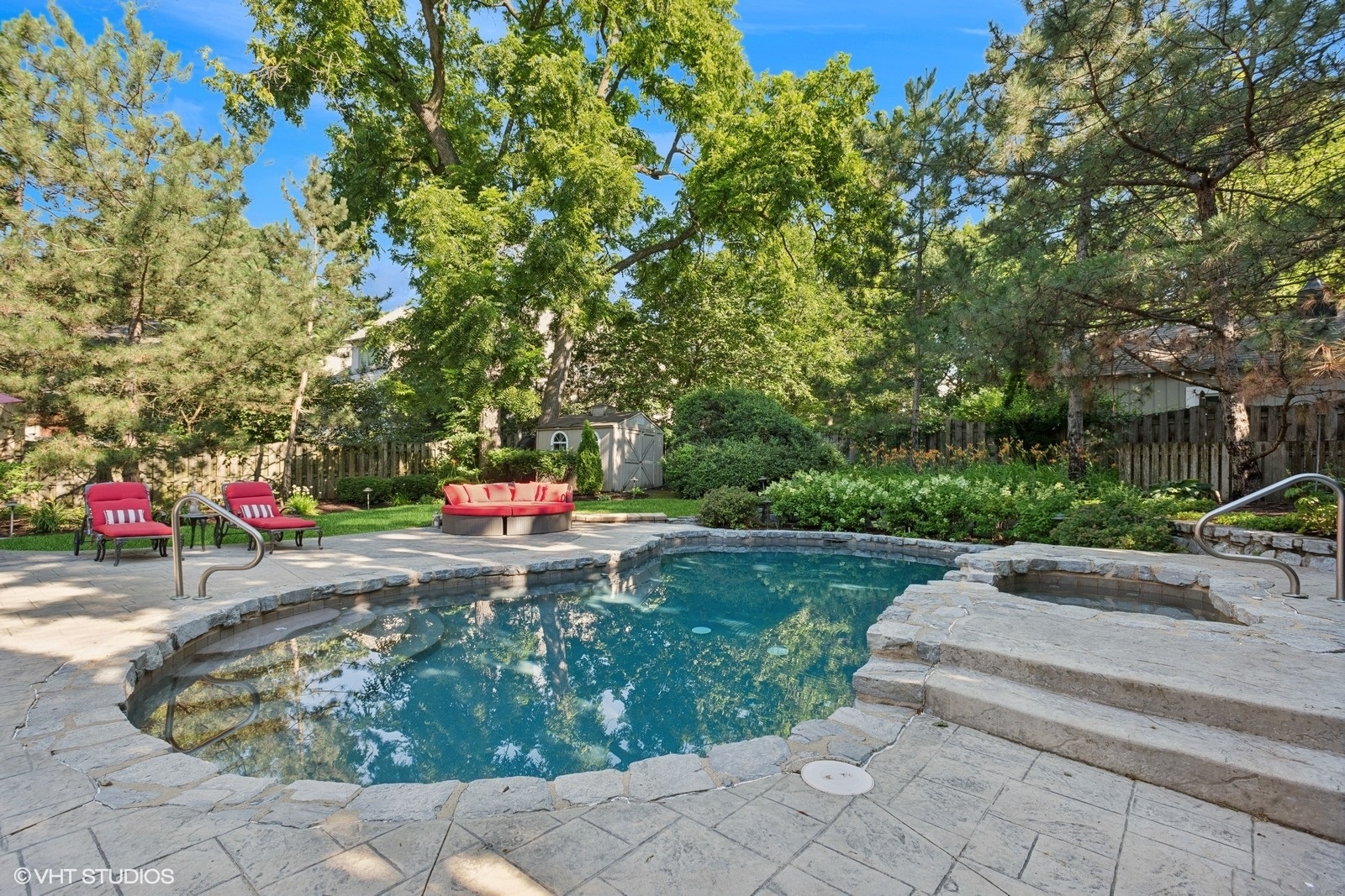 580 Oak Street, Glen Ellyn, IL 60137