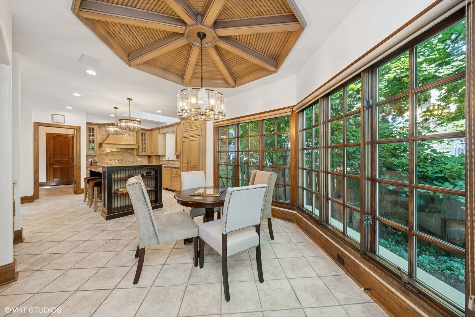 580 Oak Street, Glen Ellyn, IL 60137