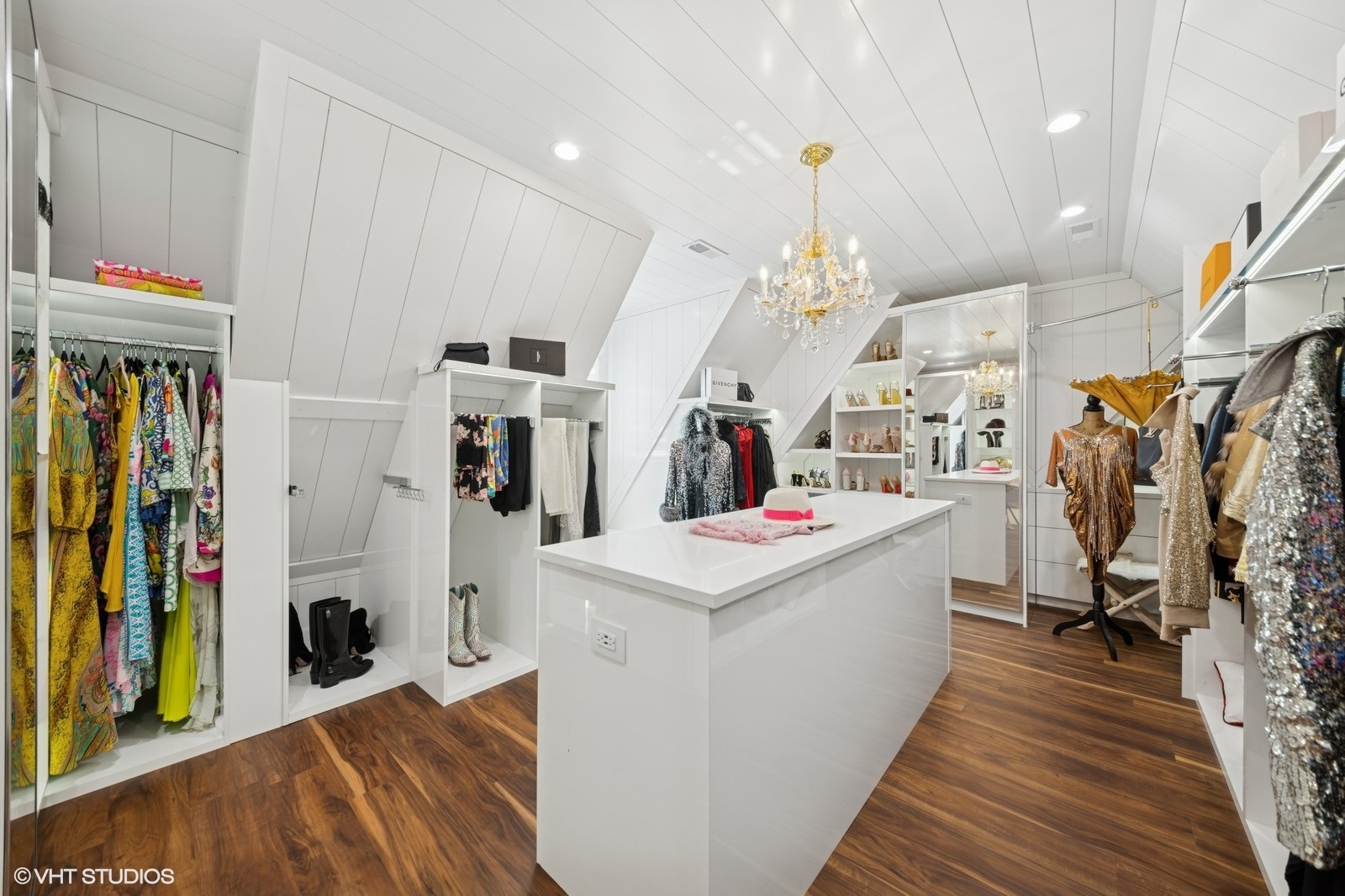 580 Oak Street, Glen Ellyn, IL 60137