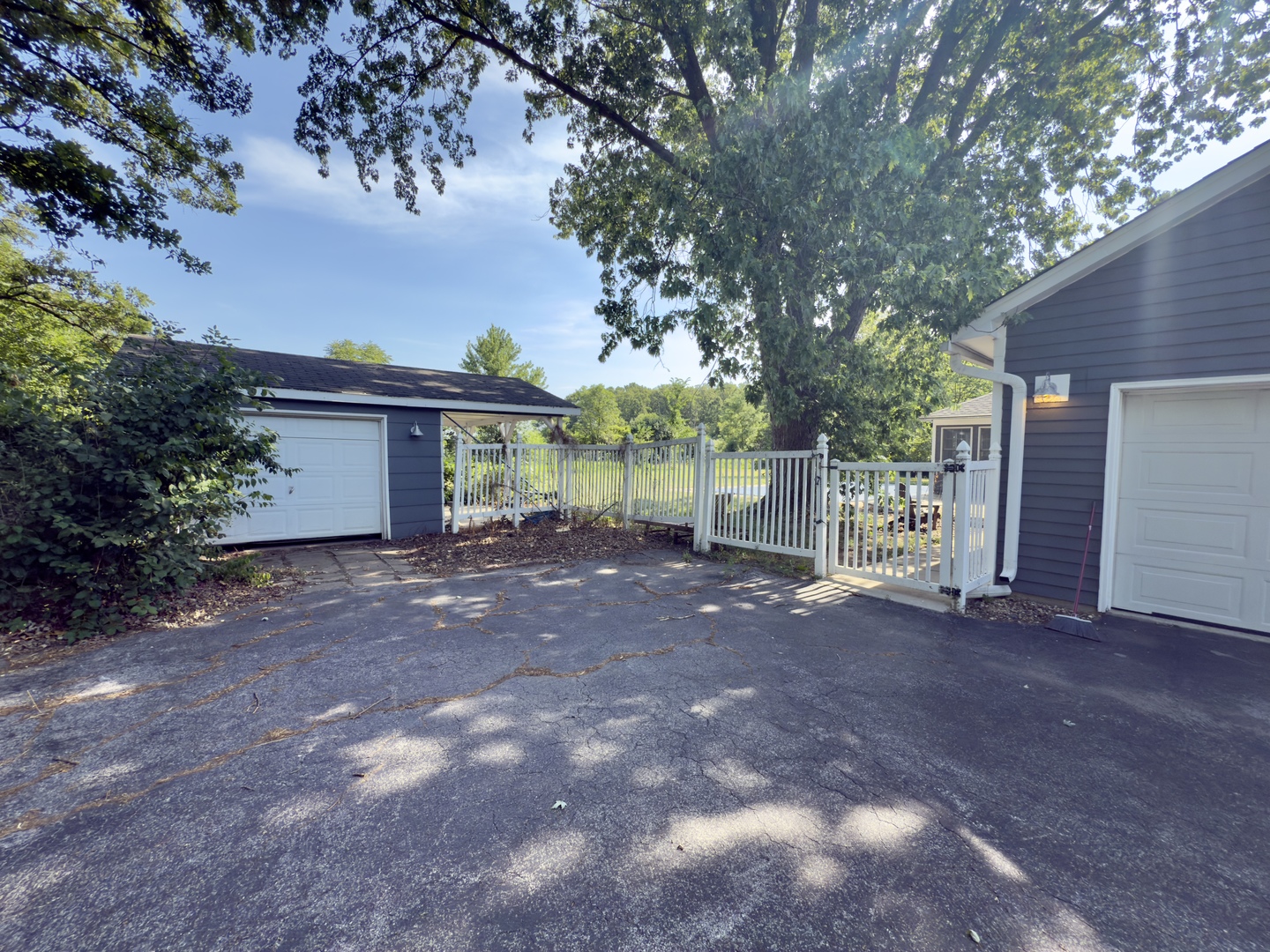 1848 E Marmion Place, Crete, IL 60417