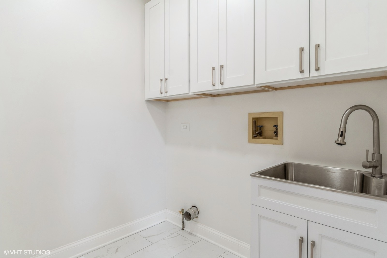 1311 Ada Lane, Naperville, IL 60540