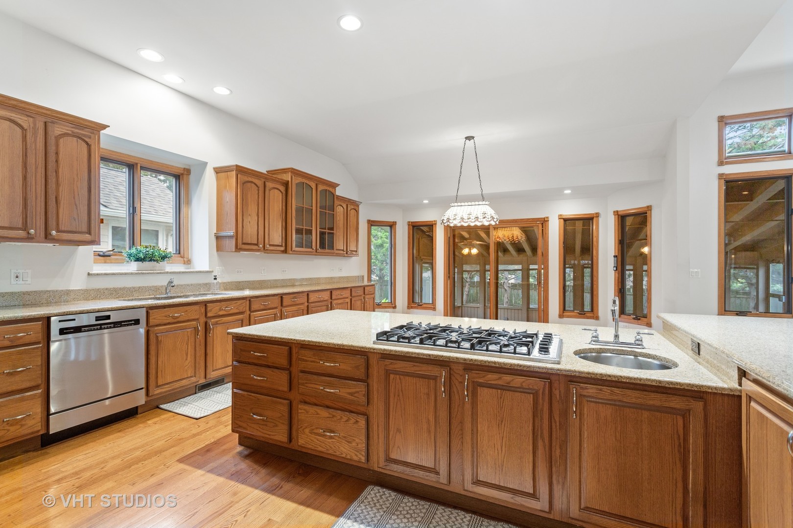 3061 Rosebrook Circle, Westchester, IL 60154