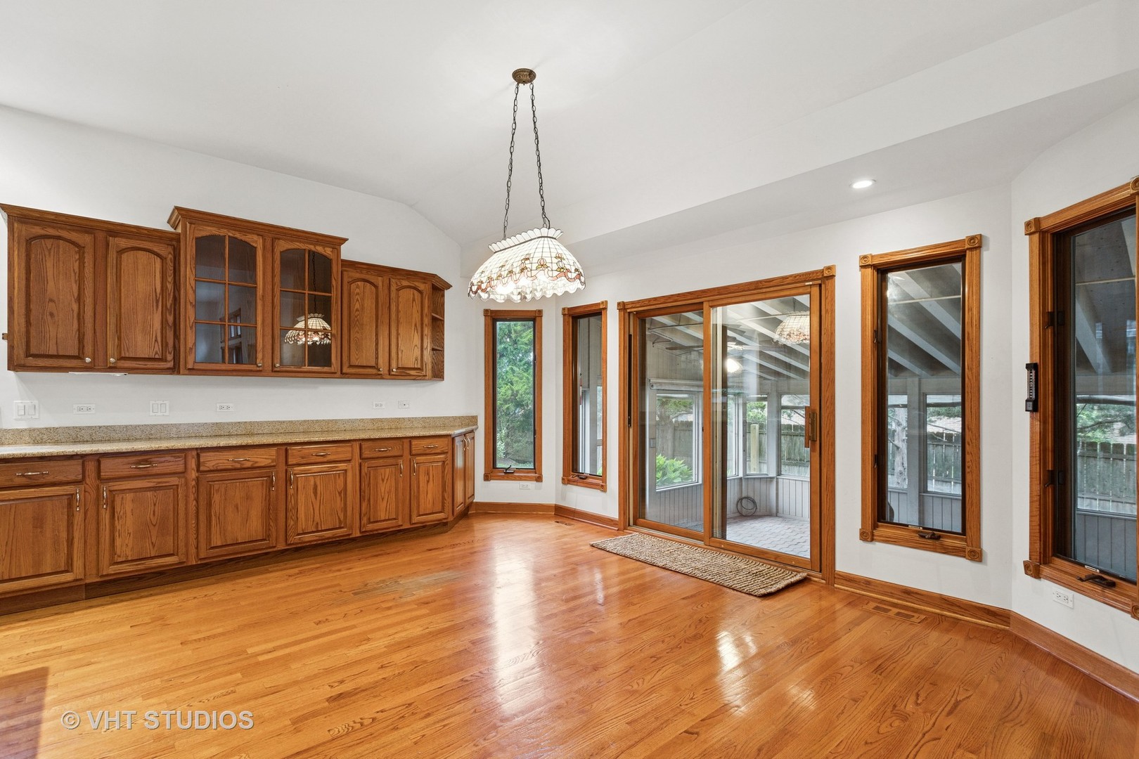 3061 Rosebrook Circle, Westchester, IL 60154