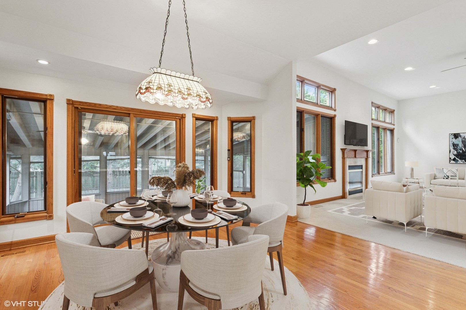 3061 Rosebrook Circle, Westchester, IL 60154