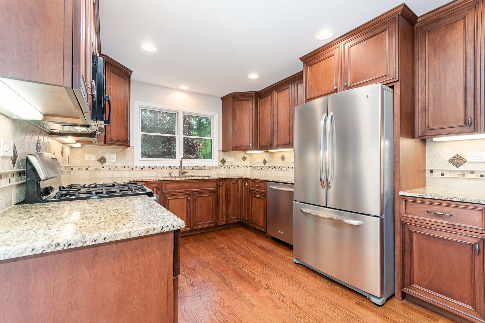 5 Swan Circle, Bolingbrook, IL 60440