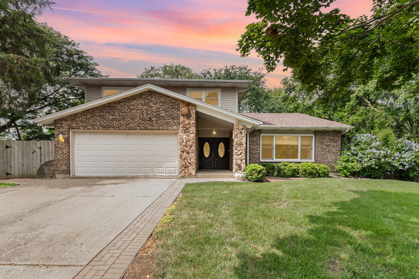 5 Swan Circle, Bolingbrook, IL 60440
