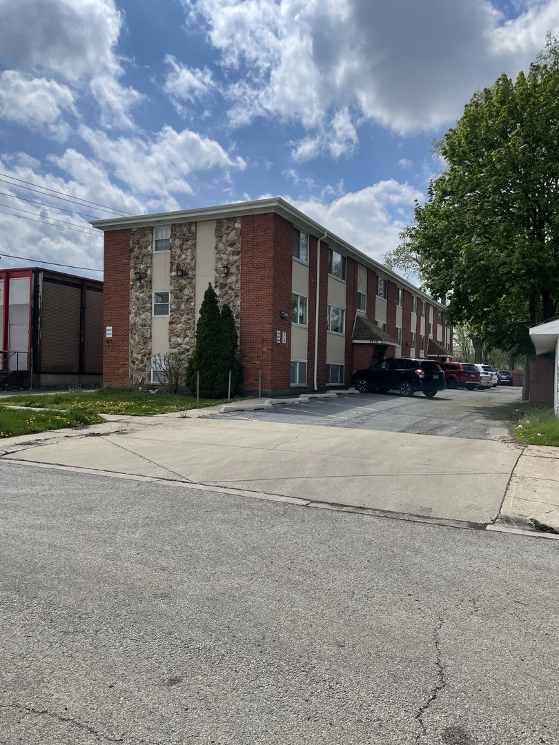 4620 Fishermans Terrace #GE, Lyons, IL 60534