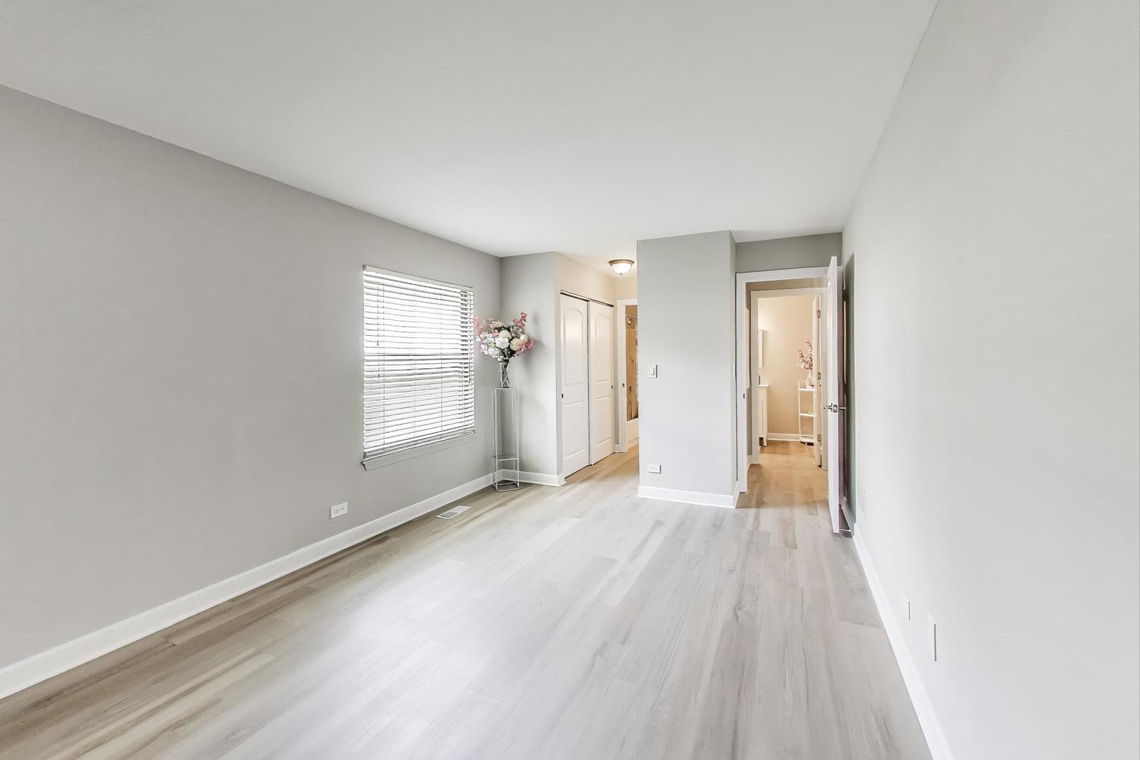 7301 Baybury Road #11-1, Downers Grove, IL 60516