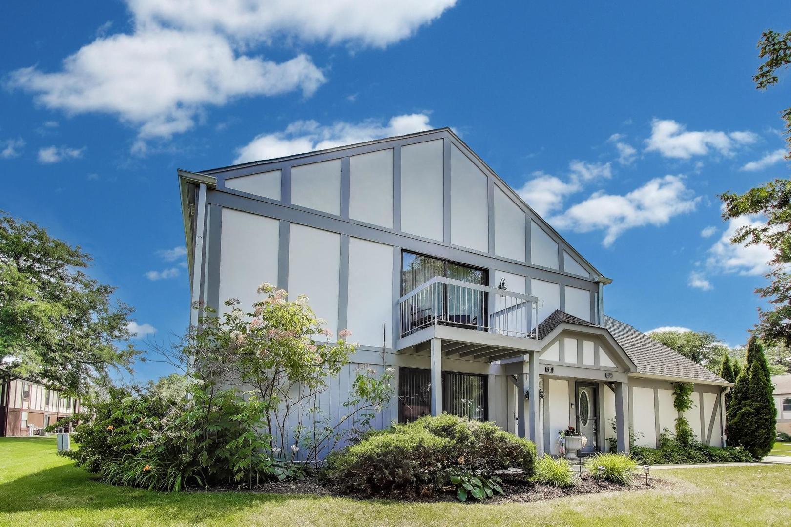 7301 Baybury Road #11-1, Downers Grove, IL 60516