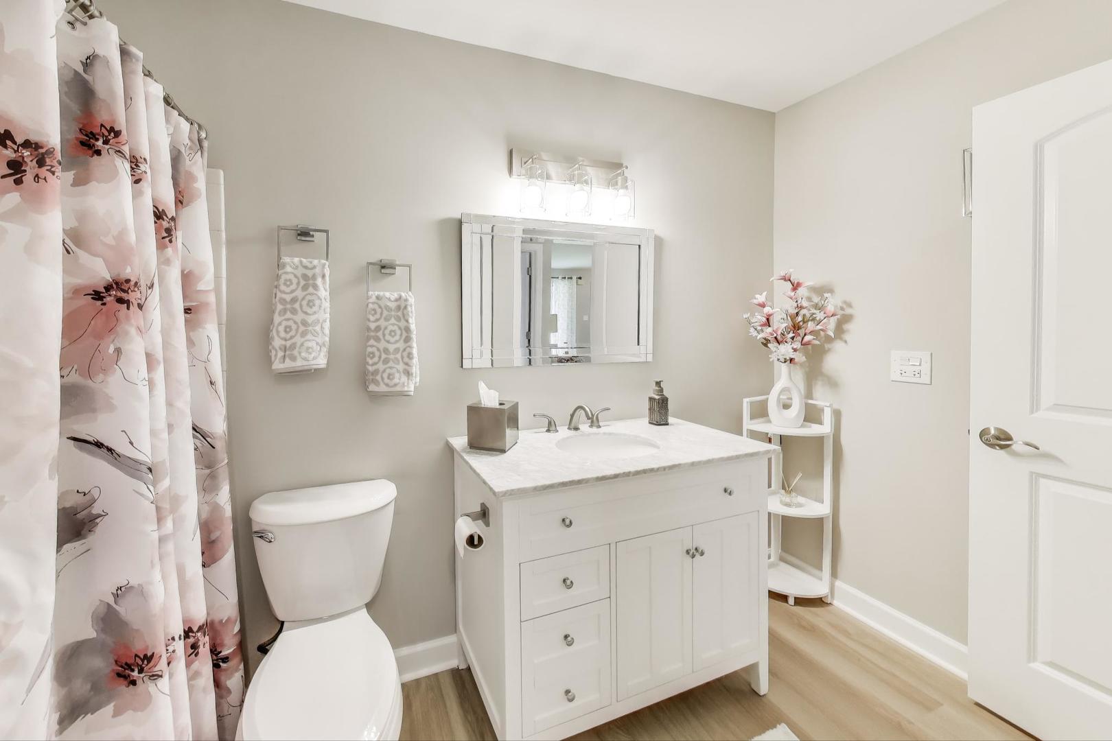7301 Baybury Road #11-1, Downers Grove, IL 60516