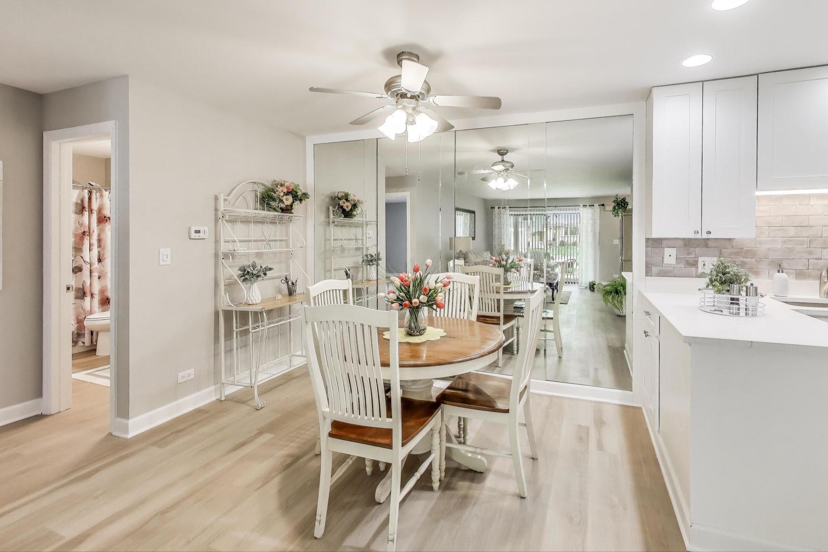 7301 Baybury Road #11-1, Downers Grove, IL 60516