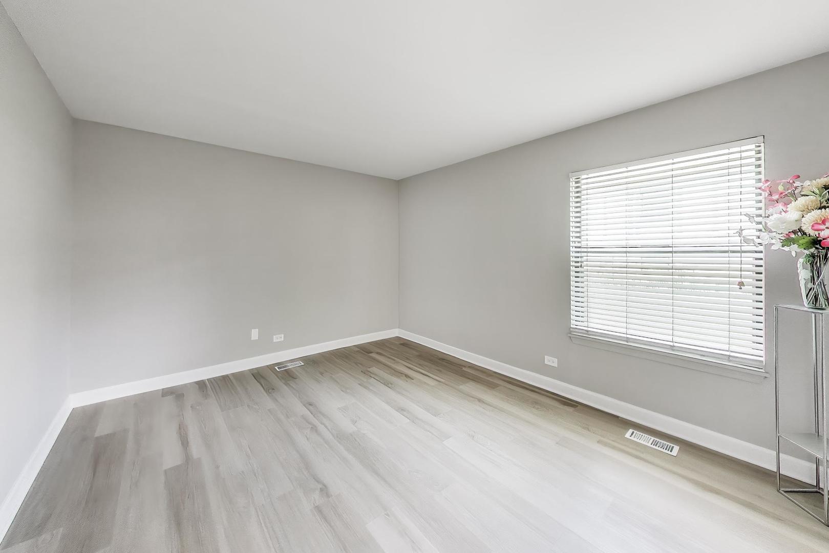 7301 Baybury Road #11-1, Downers Grove, IL 60516
