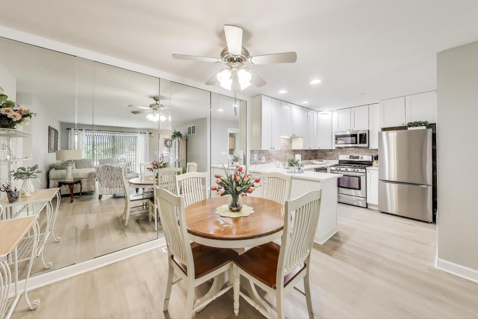 7301 Baybury Road #11-1, Downers Grove, IL 60516