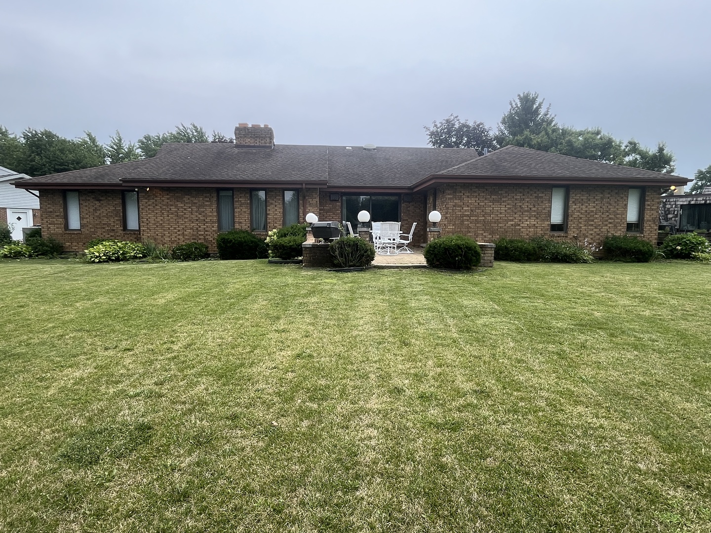 10S220 Hampshire Lane, Willowbrook, IL 60527