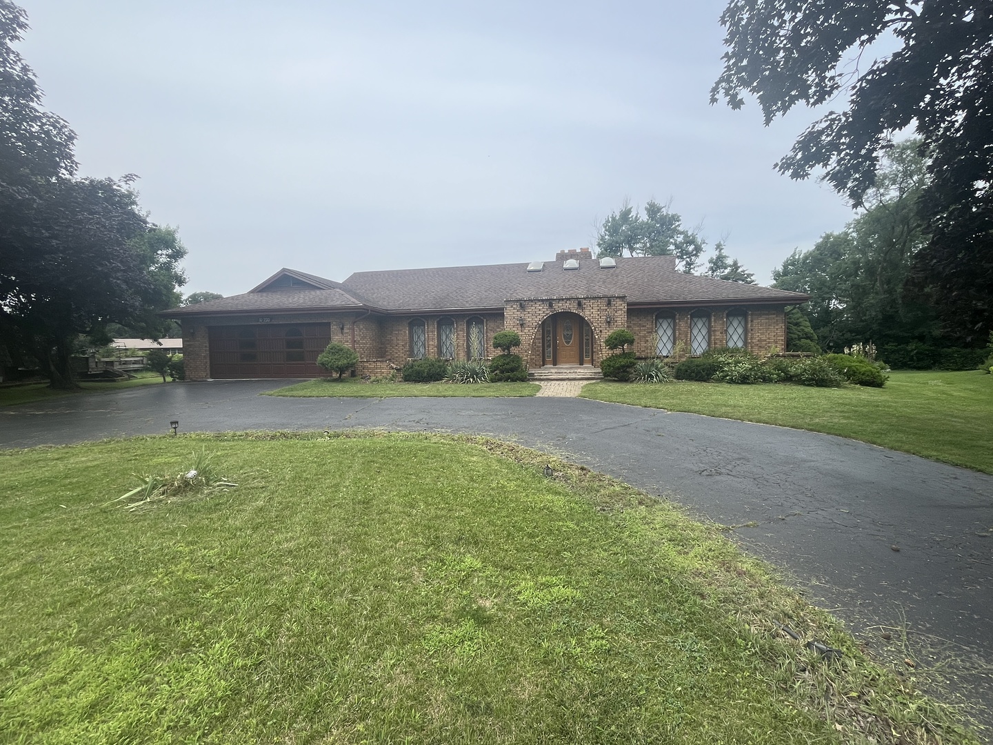 10S220 Hampshire Lane, Willowbrook, IL 60527