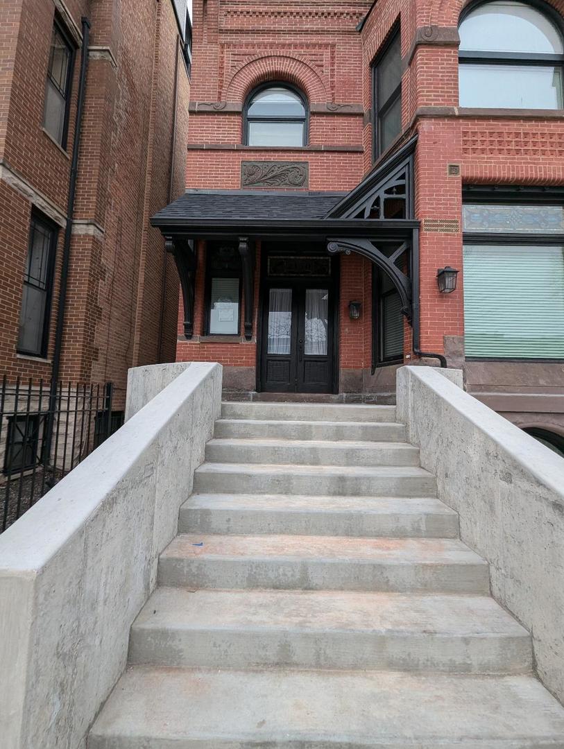 2150 W Monroe Street, Chicago, IL 60612