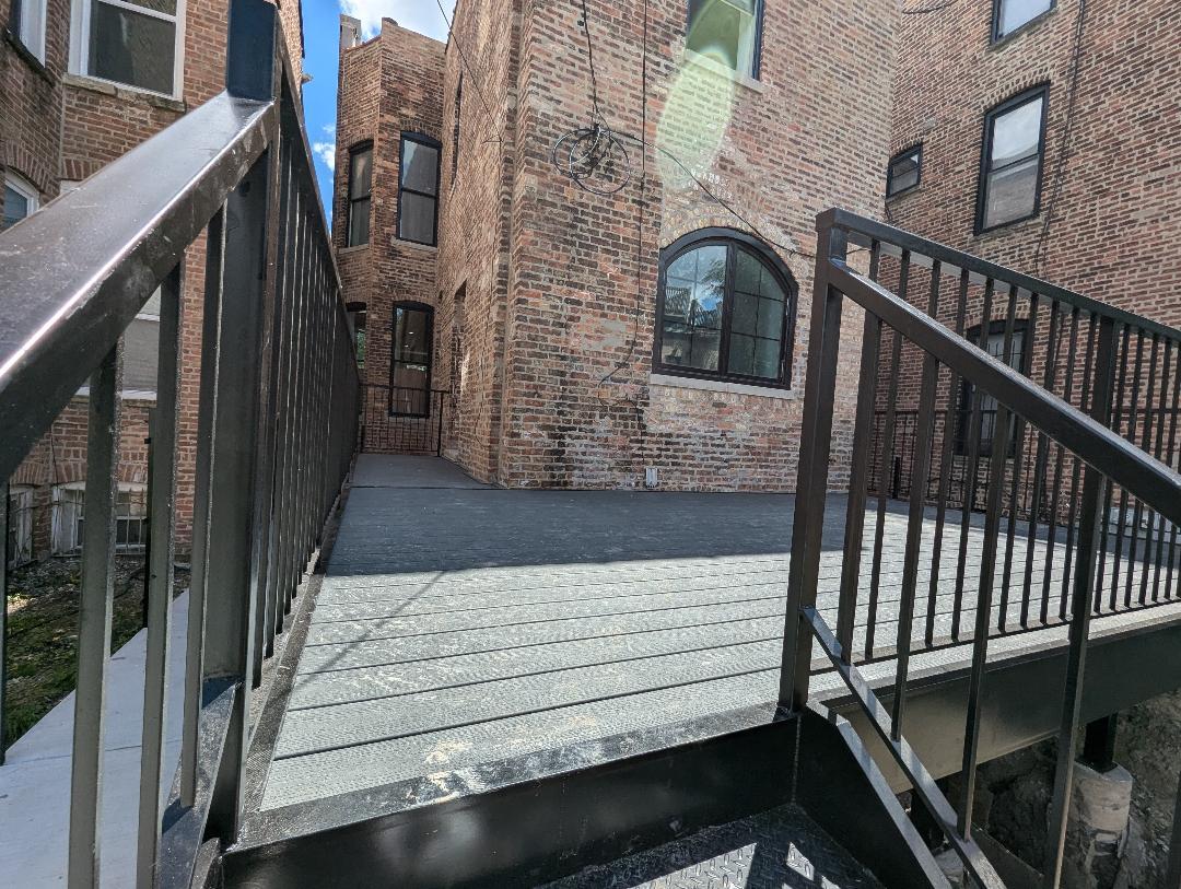2150 W Monroe Street, Chicago, IL 60612