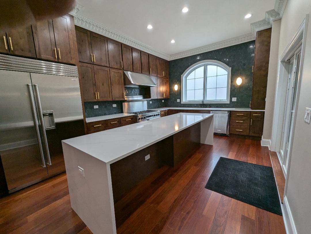 2150 W Monroe Street, Chicago, IL 60612