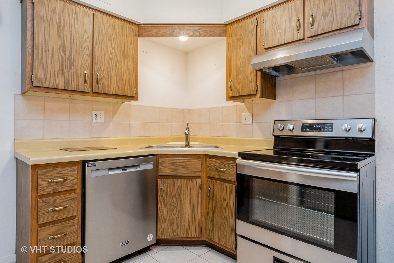 1620 Richmond Circle #207, Joliet, IL 60435